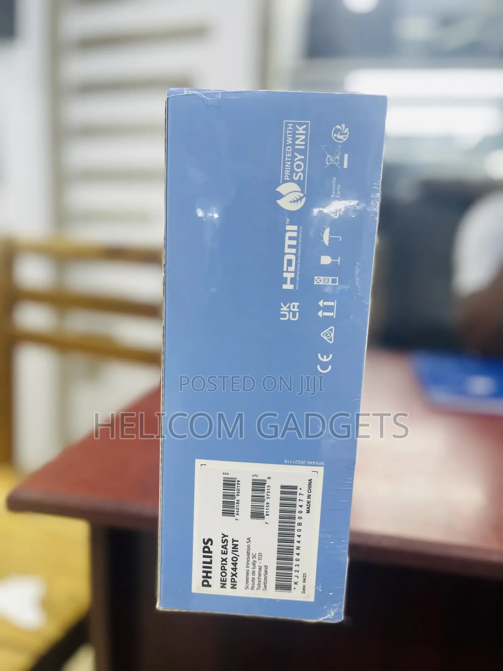 Phillips Neopix Easy Home LCD Projector NPX440/INT