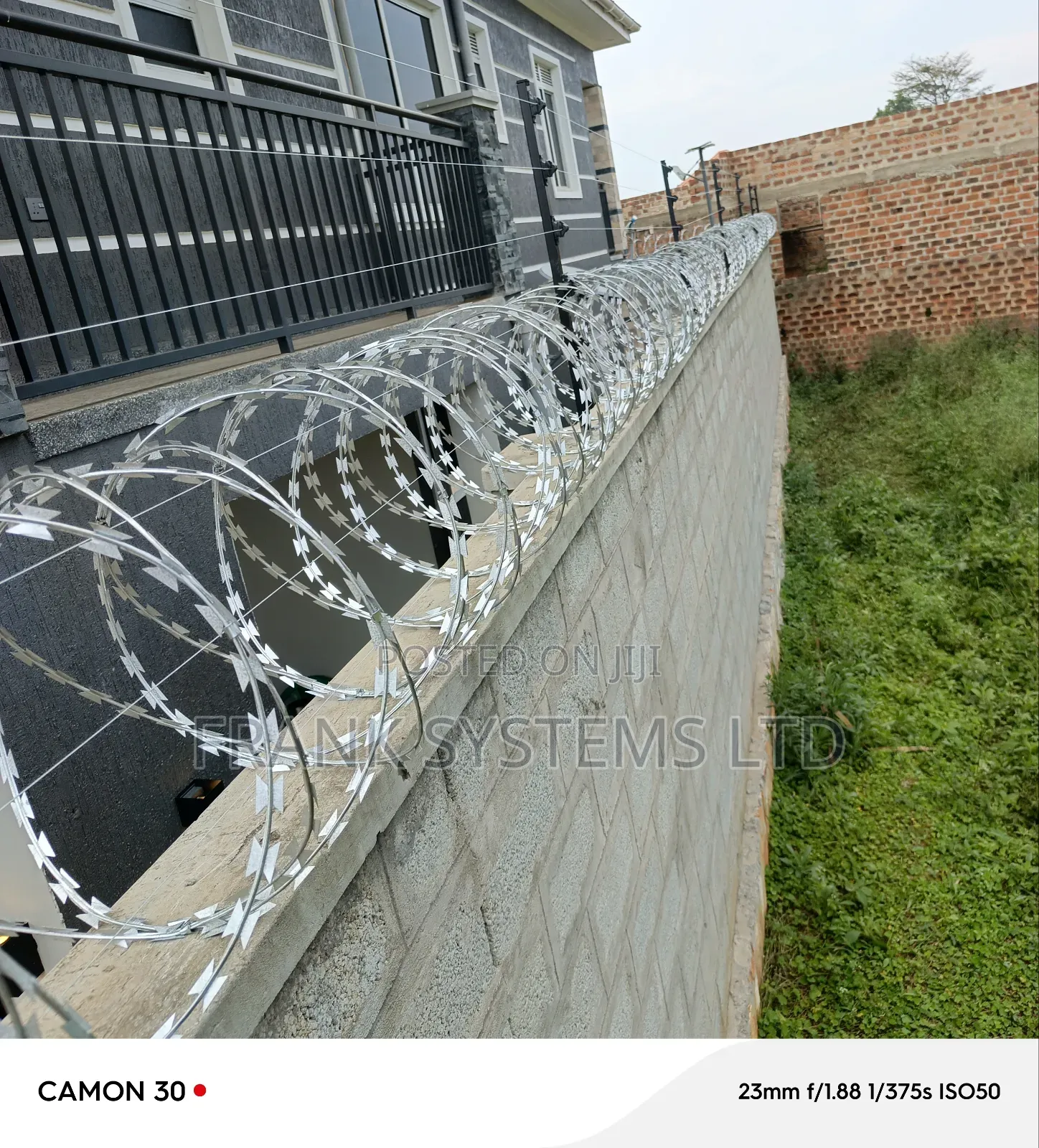 Electric Fence With Razor Wire Alarm