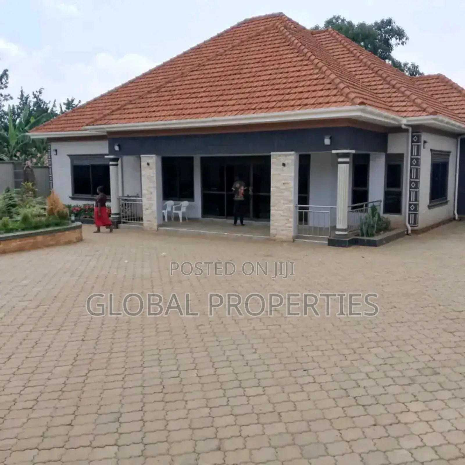 4bdrm Bungalow in Ssonde Estate, Central Division for sale