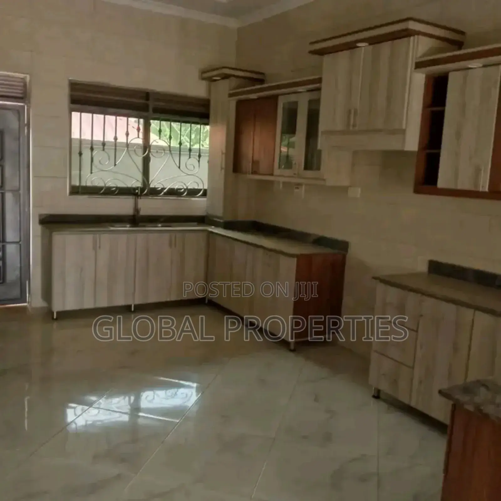 4bdrm Bungalow in Ssonde Estate, Central Division for sale