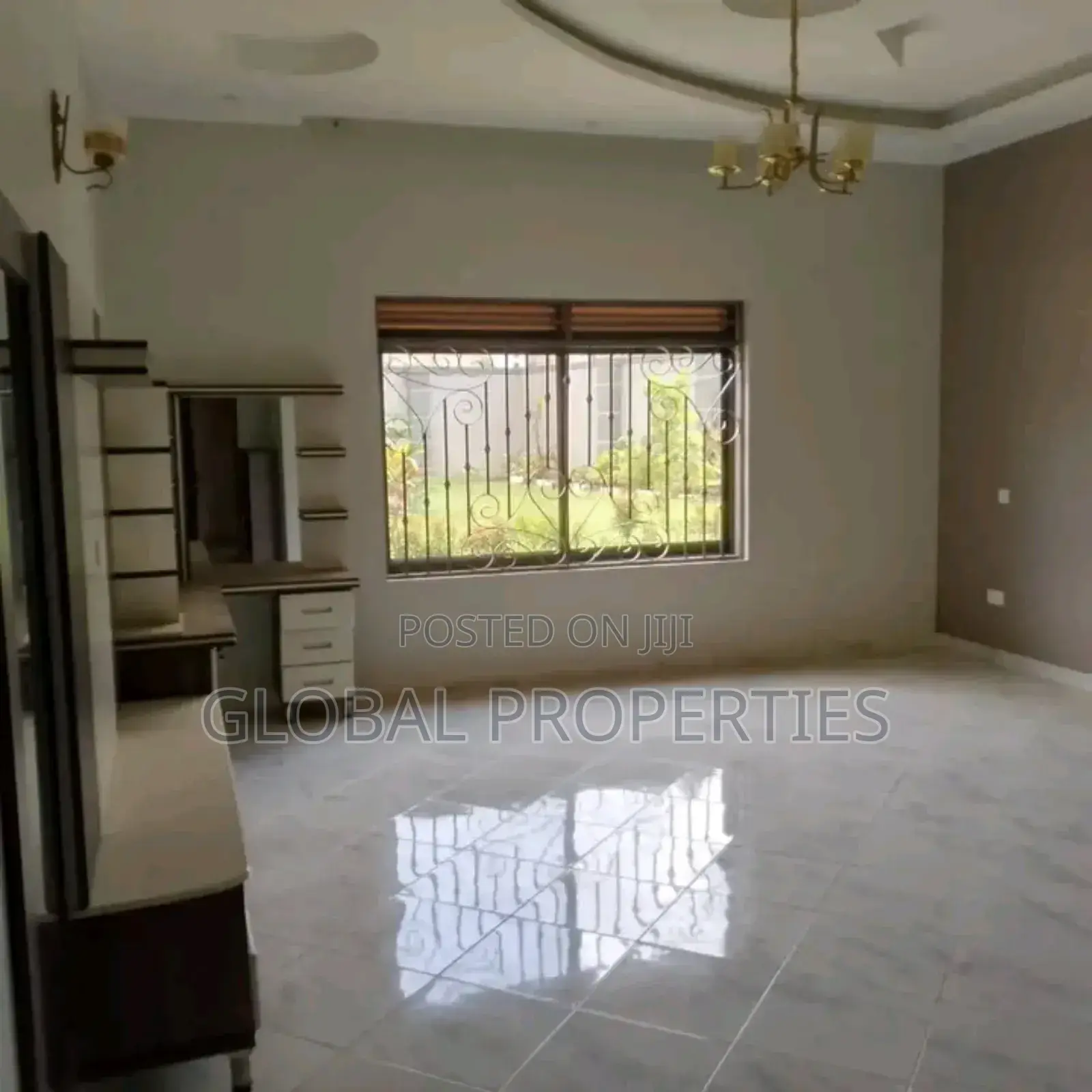4bdrm Bungalow in Ssonde Estate, Central Division for sale