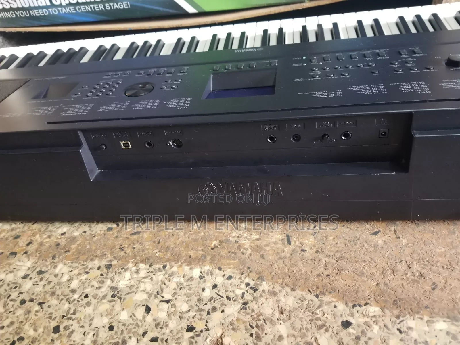 Piano Yamaha DGX 660