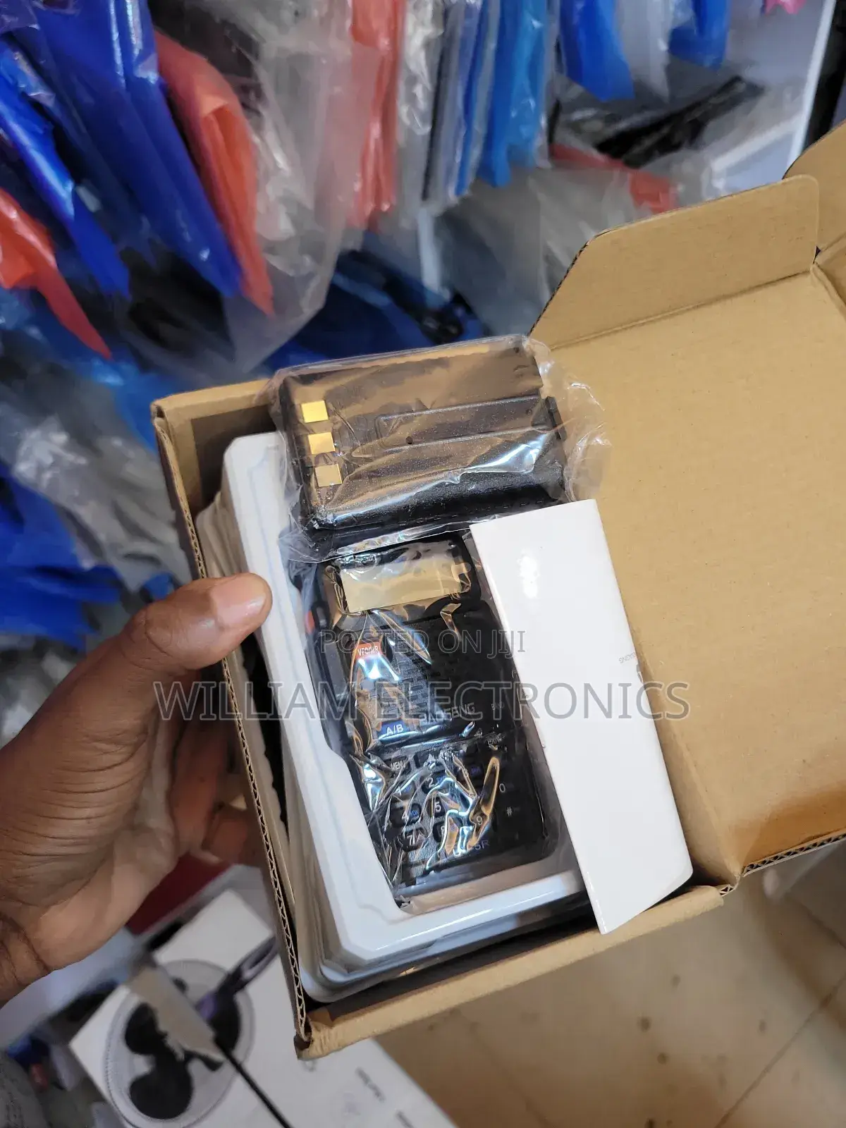 UV-5R Baofeng Walkie Talkie/Handheld Walkie Talkie