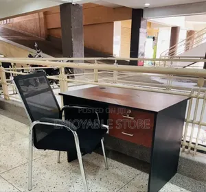 Simple Office Chair and Office Desks A12l Set
