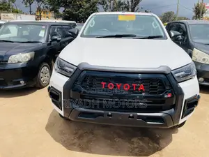 Toyota Hilux 2015 White