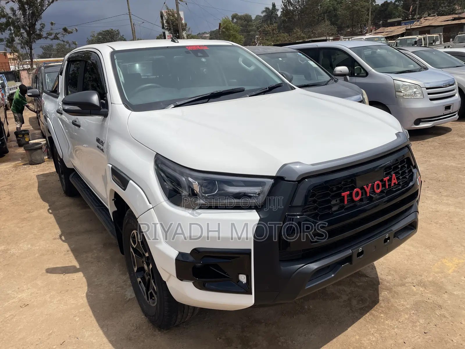 Toyota Hilux 2015 White