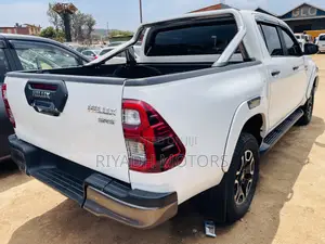 Toyota Hilux 2015 White
