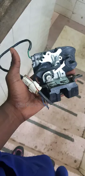 Toyota Wish Car Boot Lock