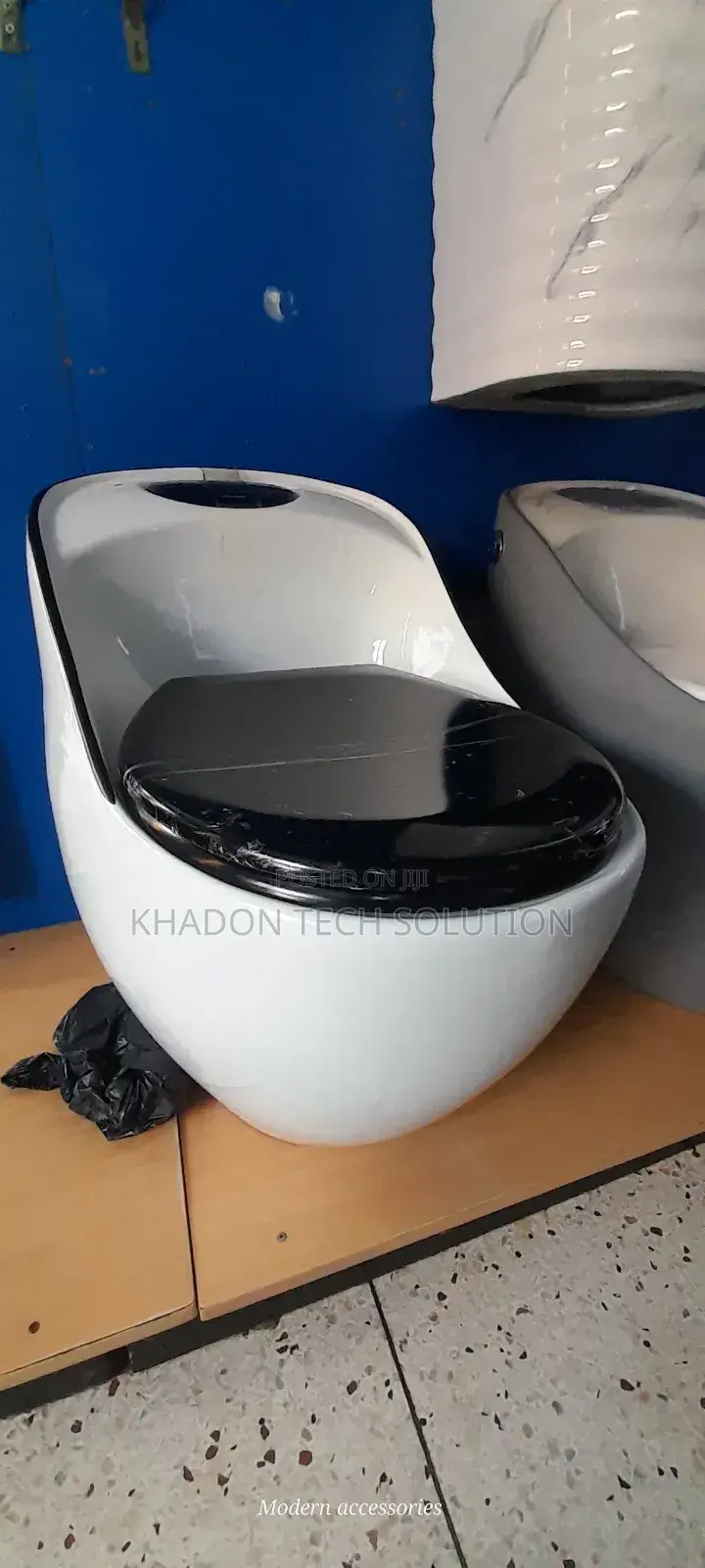 Original Luxury Toilet Black And White Merino Press P Type