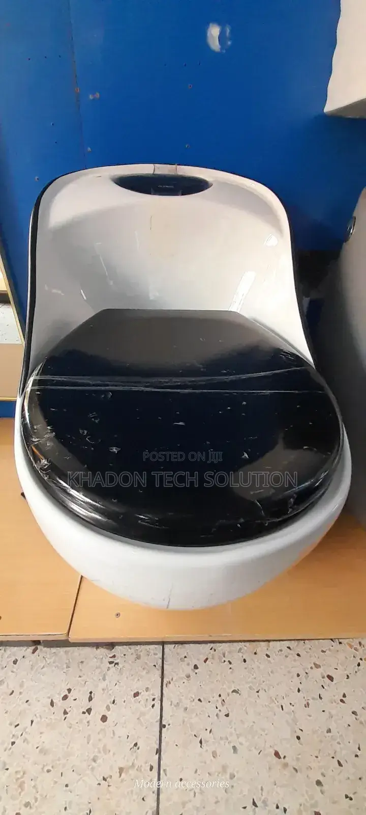 Original Luxury Toilet Black And White Merino Press P Type