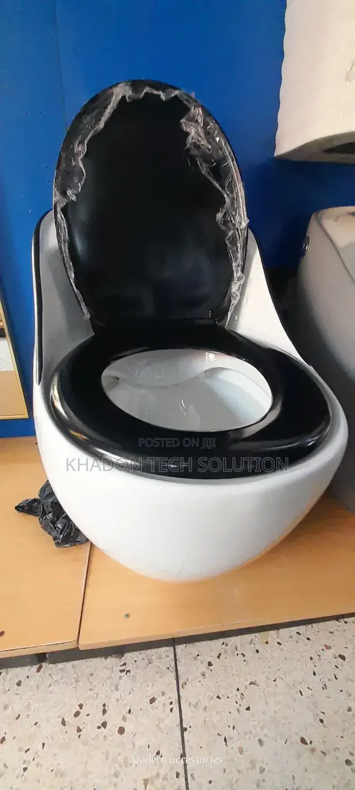 Original Luxury Toilet Black And White Merino Press P Type