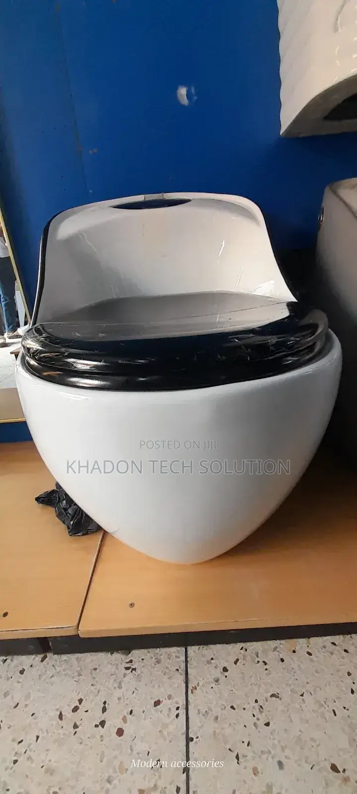 Original Luxury Toilet Black And White Merino Press P Type