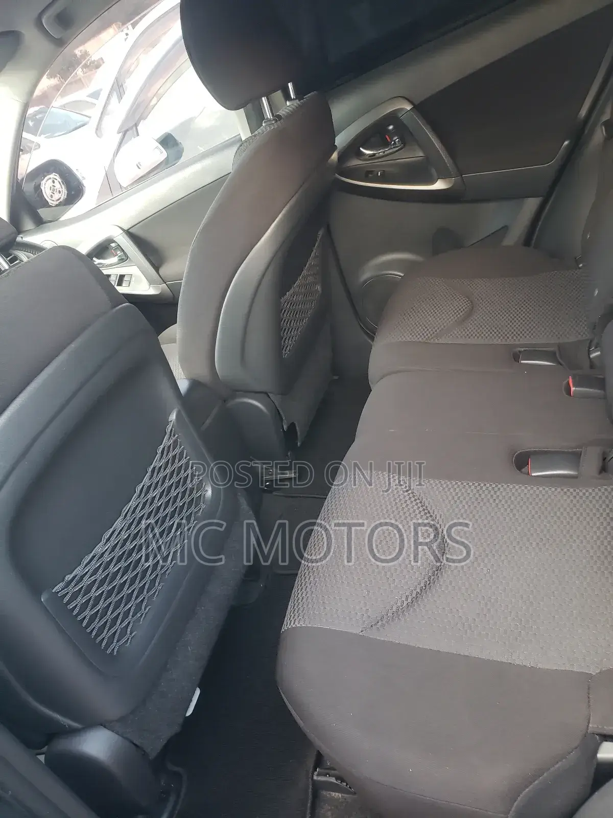 Toyota RAV4 2.5 2011 Silver