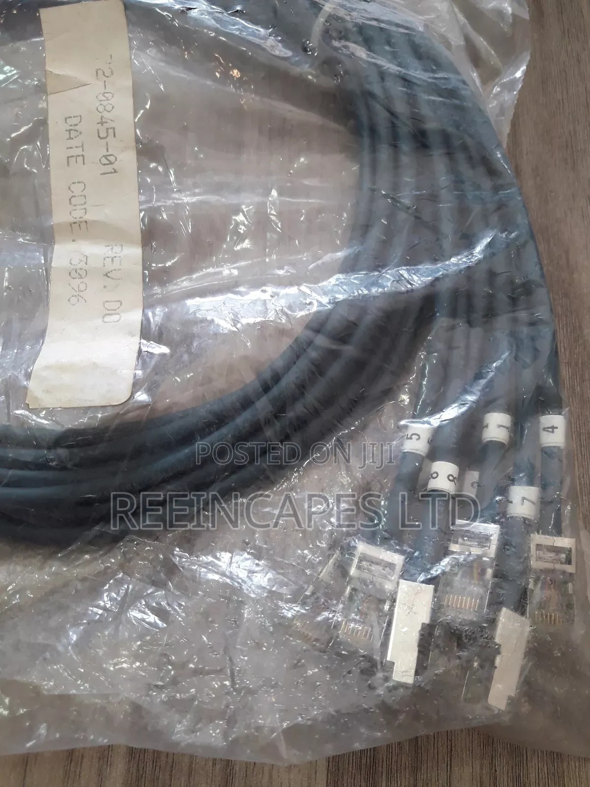 Async 8port Breakout Cable