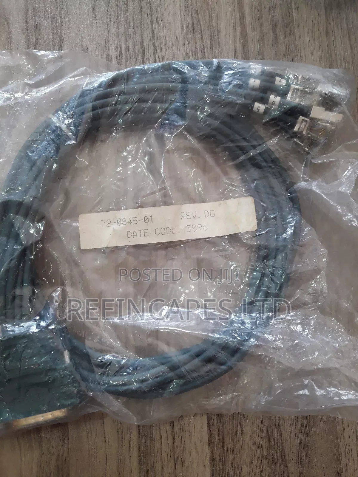 Async 8port Breakout Cable