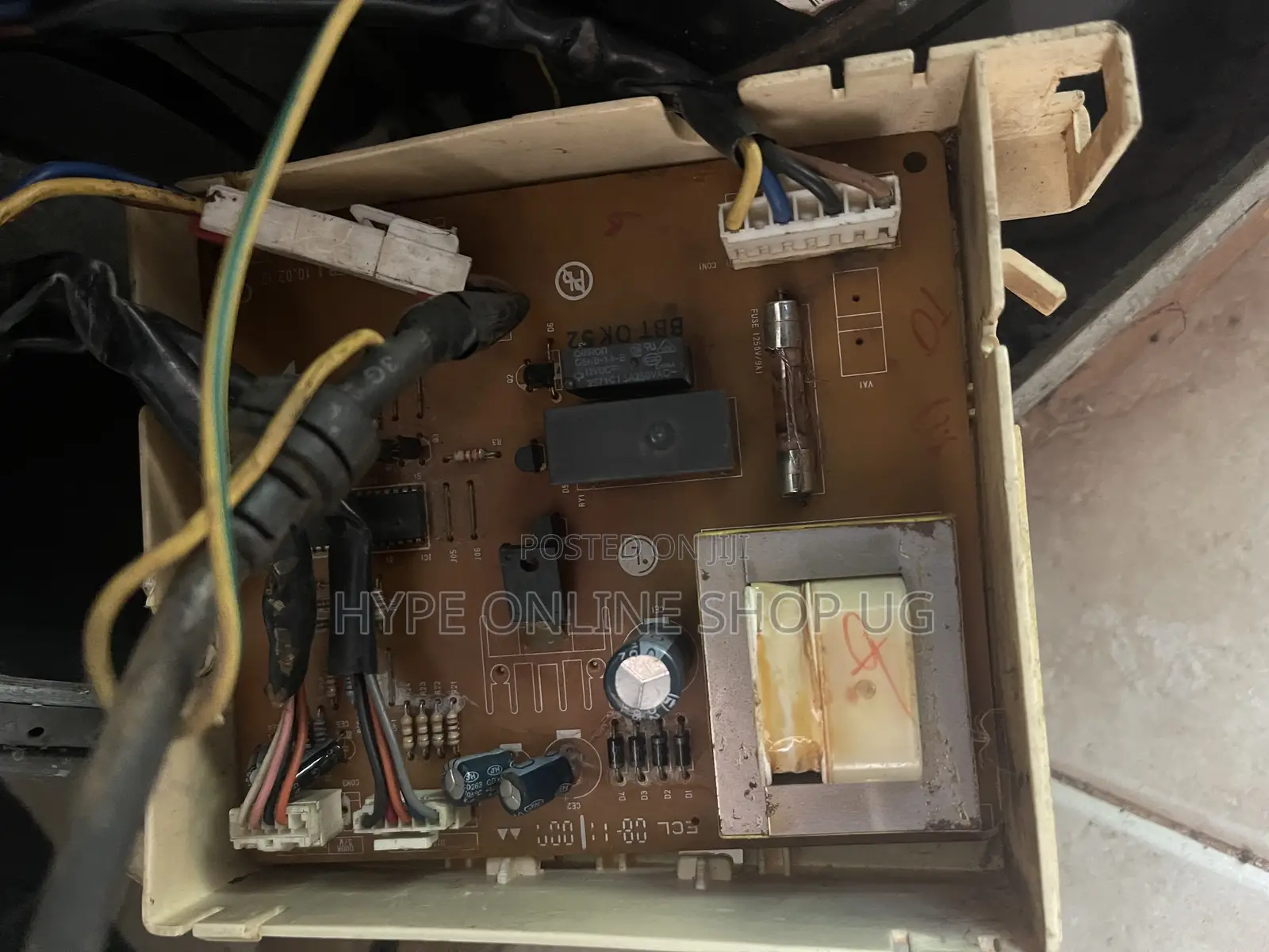 Fridge Boards Repair Technician