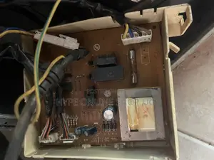 Fridge Boards Repair Technician