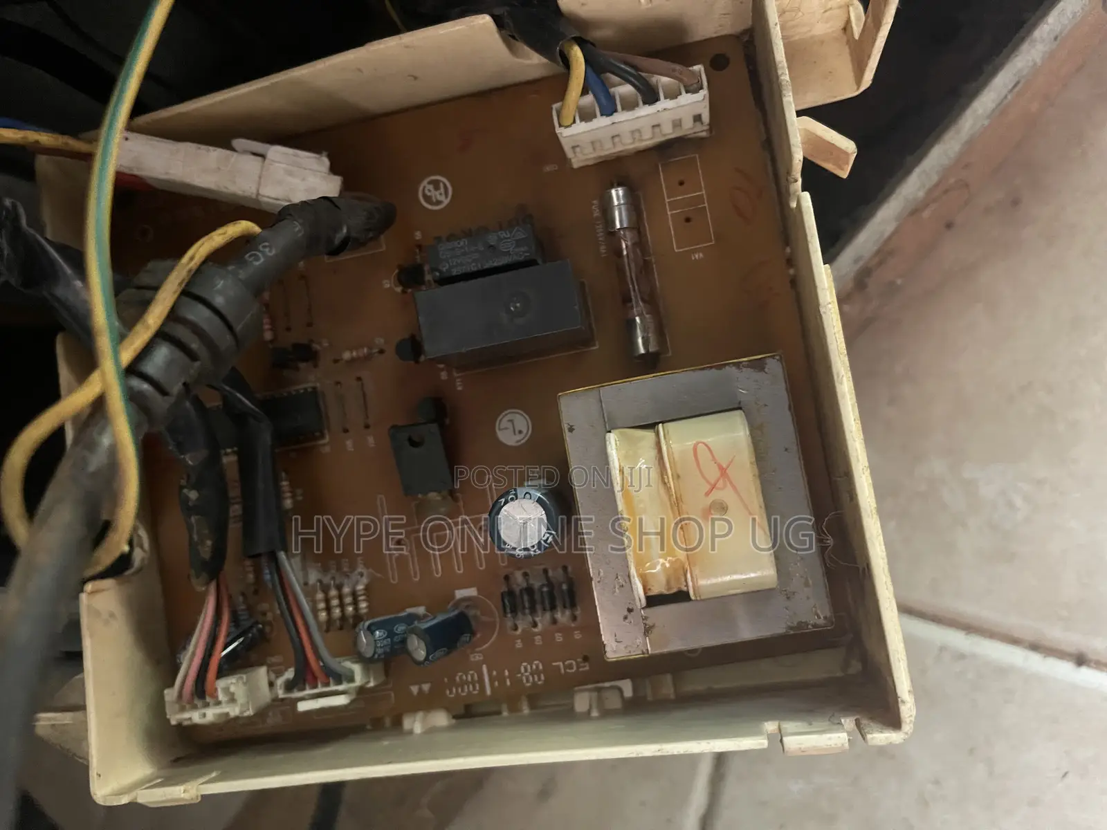 Fridge Boards Repair Technician