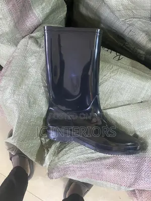 Black Gum Boots