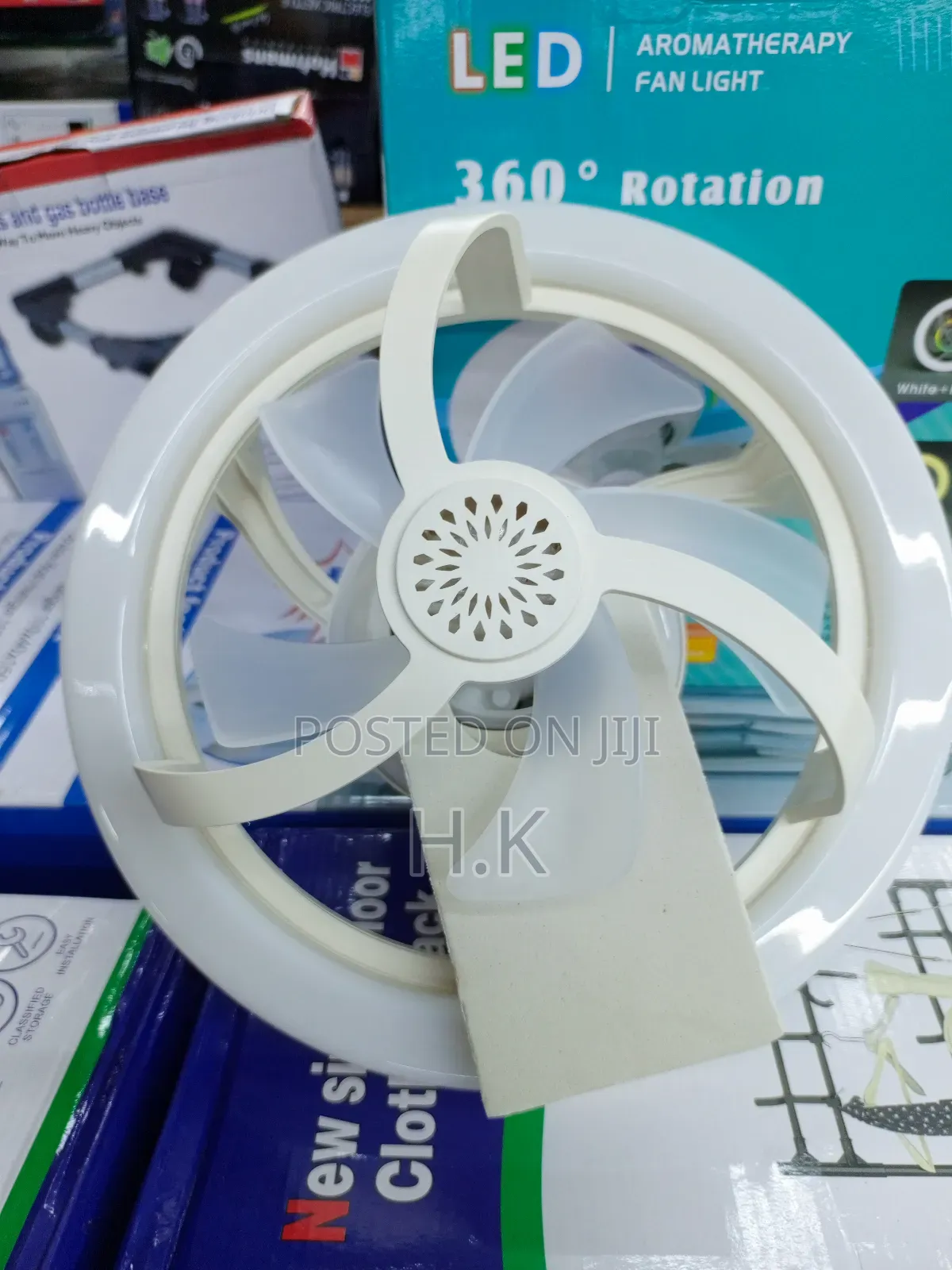 Led Aromatherapy Fan Light With 360° Rotation.