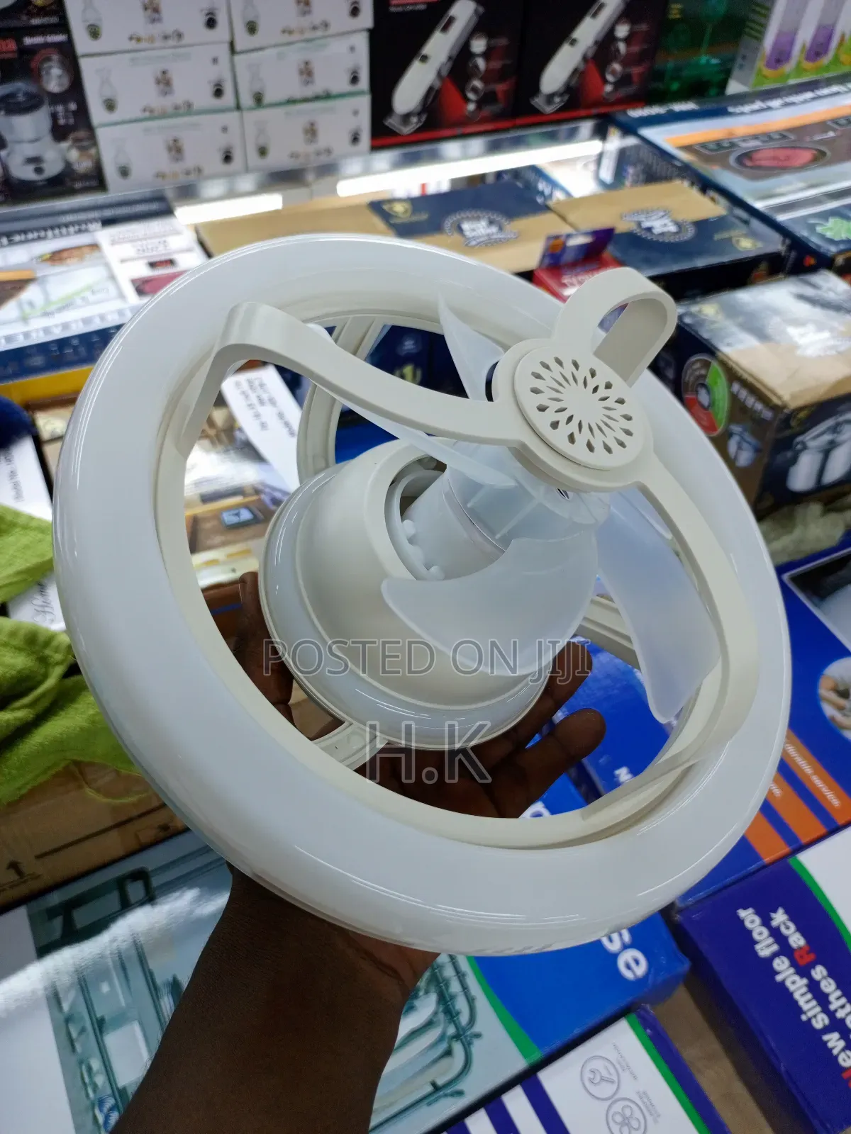 Led Aromatherapy Fan Light With 360° Rotation.