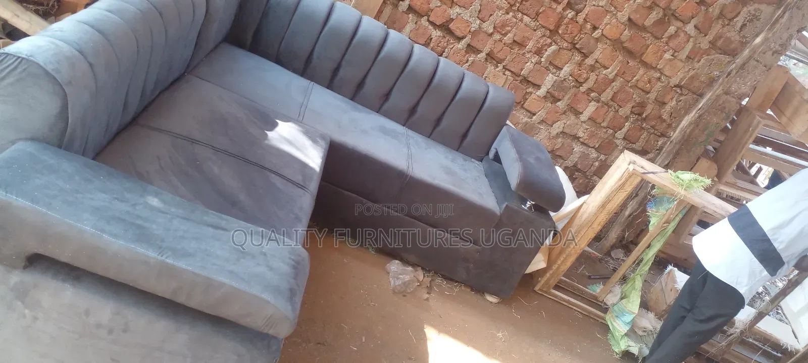 Canadian 5 Sitter Sofa