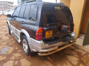 Suzuki Escudo 2004 Black