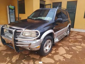 Suzuki Escudo 2004 Black