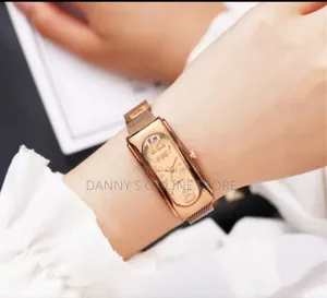Photo - Women's Fashion Casual Square Quartz
