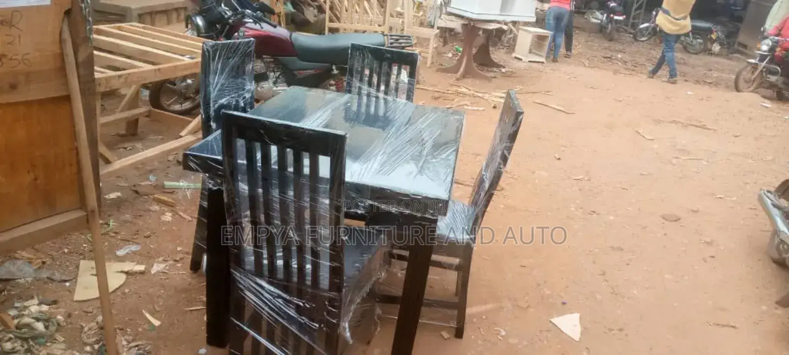 Rapp Dining Set