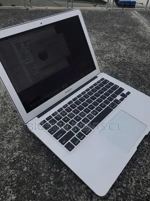 Laptop Apple MacBook Air 4GB Intel Core I5 SSD 128GB