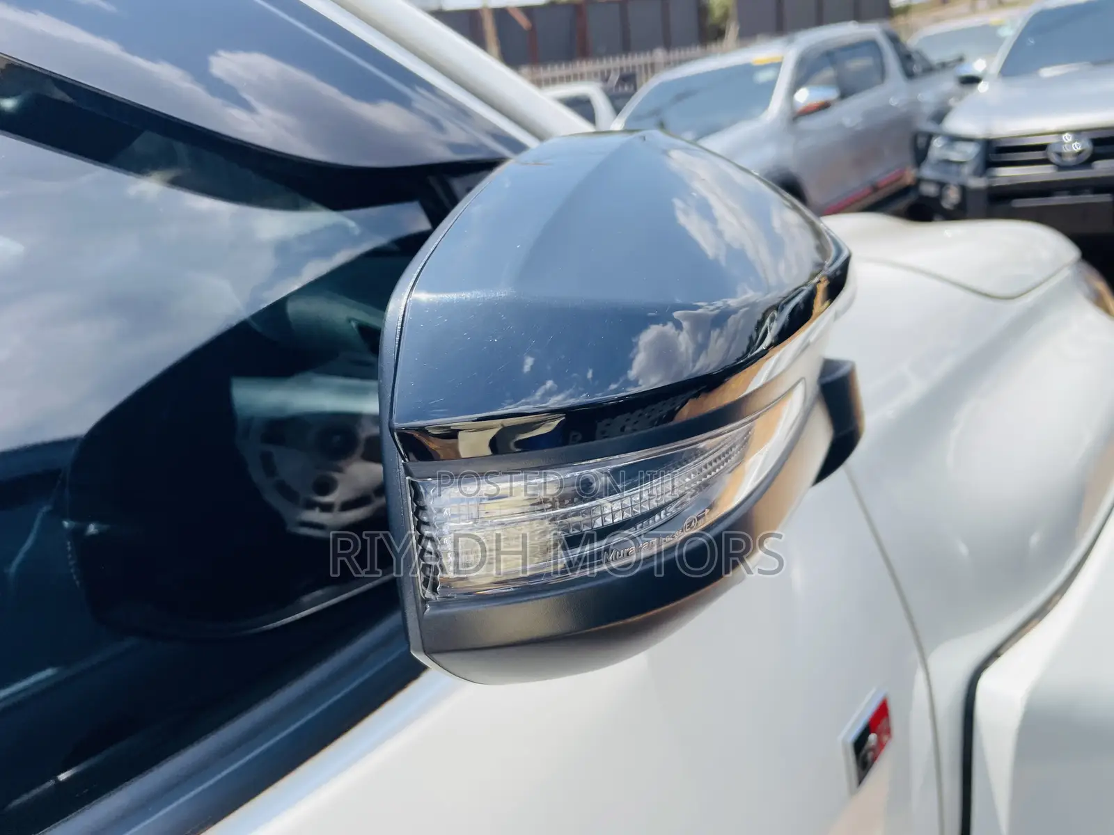 Toyota Hilux 2022 White
