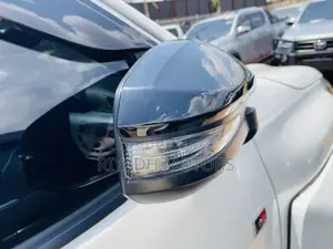 Toyota Hilux 2022 White