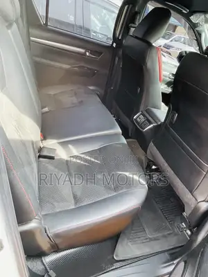 Toyota Hilux 2021 White