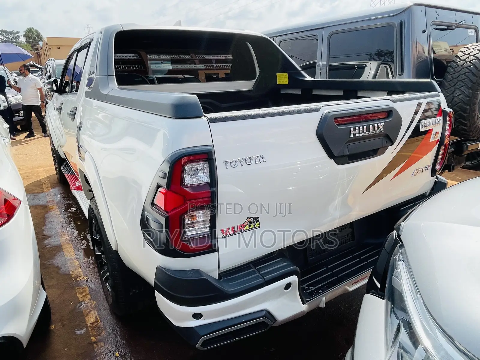 Toyota Hilux 2021 White