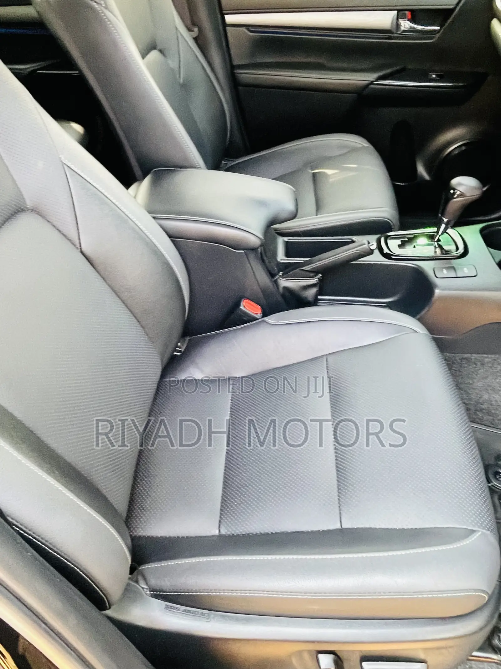 New Toyota Hilux 2023 Black