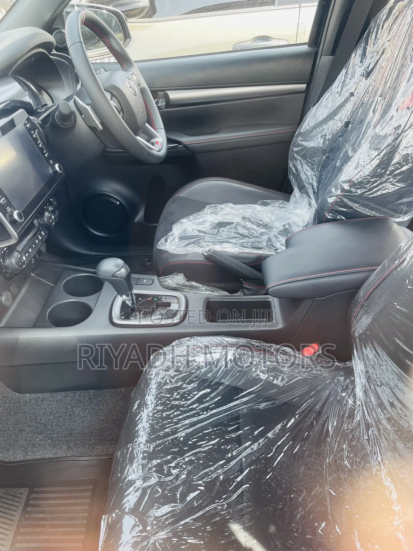 New Toyota Hilux 2023 Black