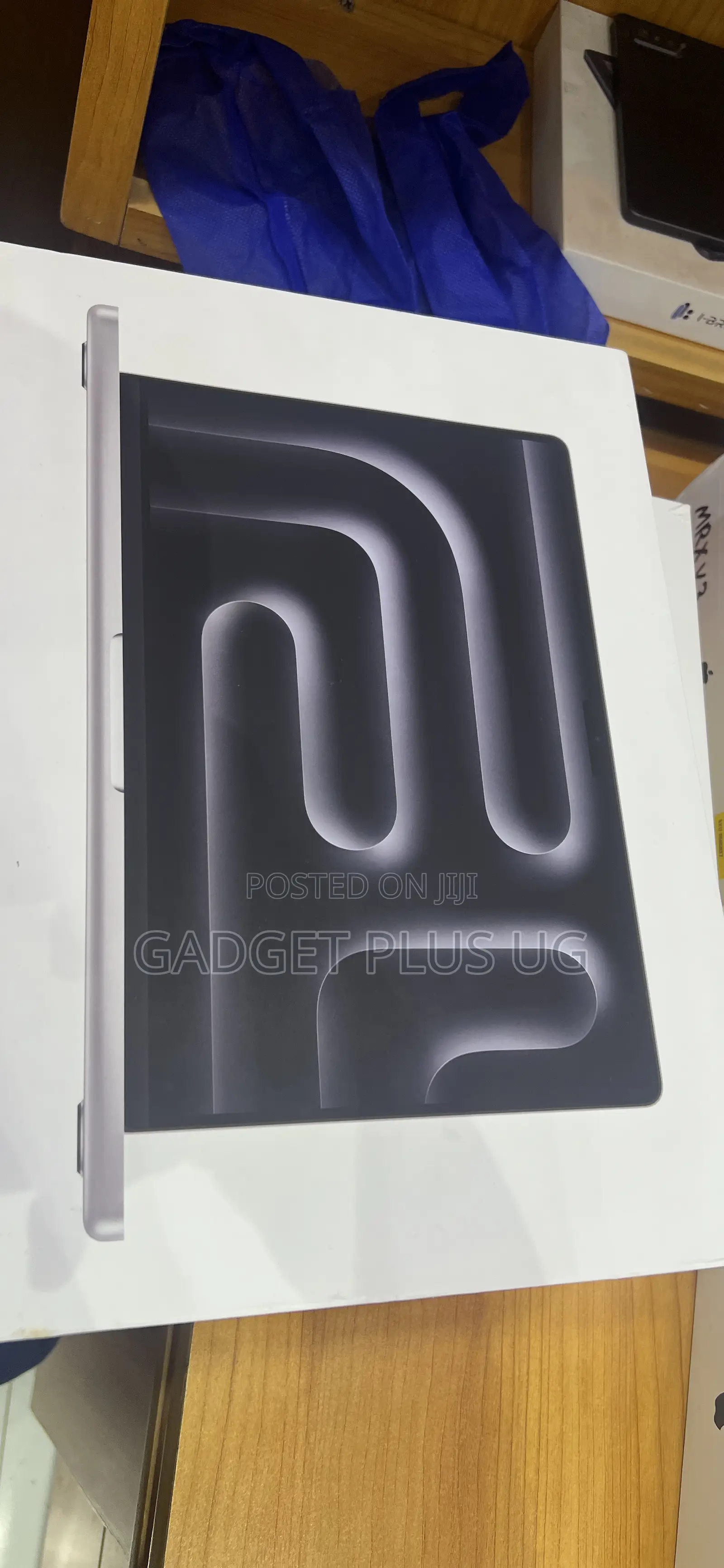 New Laptop Apple MacBook Pro 18GB Apple M3 Pro SSD 512GB