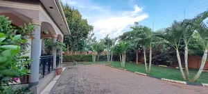 5bdrm House in Wakiso / Wakiso for sale