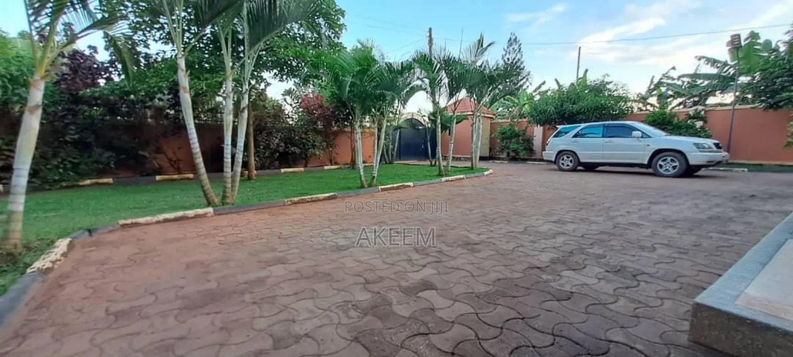 5bdrm House in Wakiso / Wakiso for sale