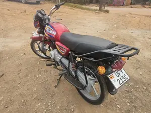 Bajaj Boxer 125 2024 Red