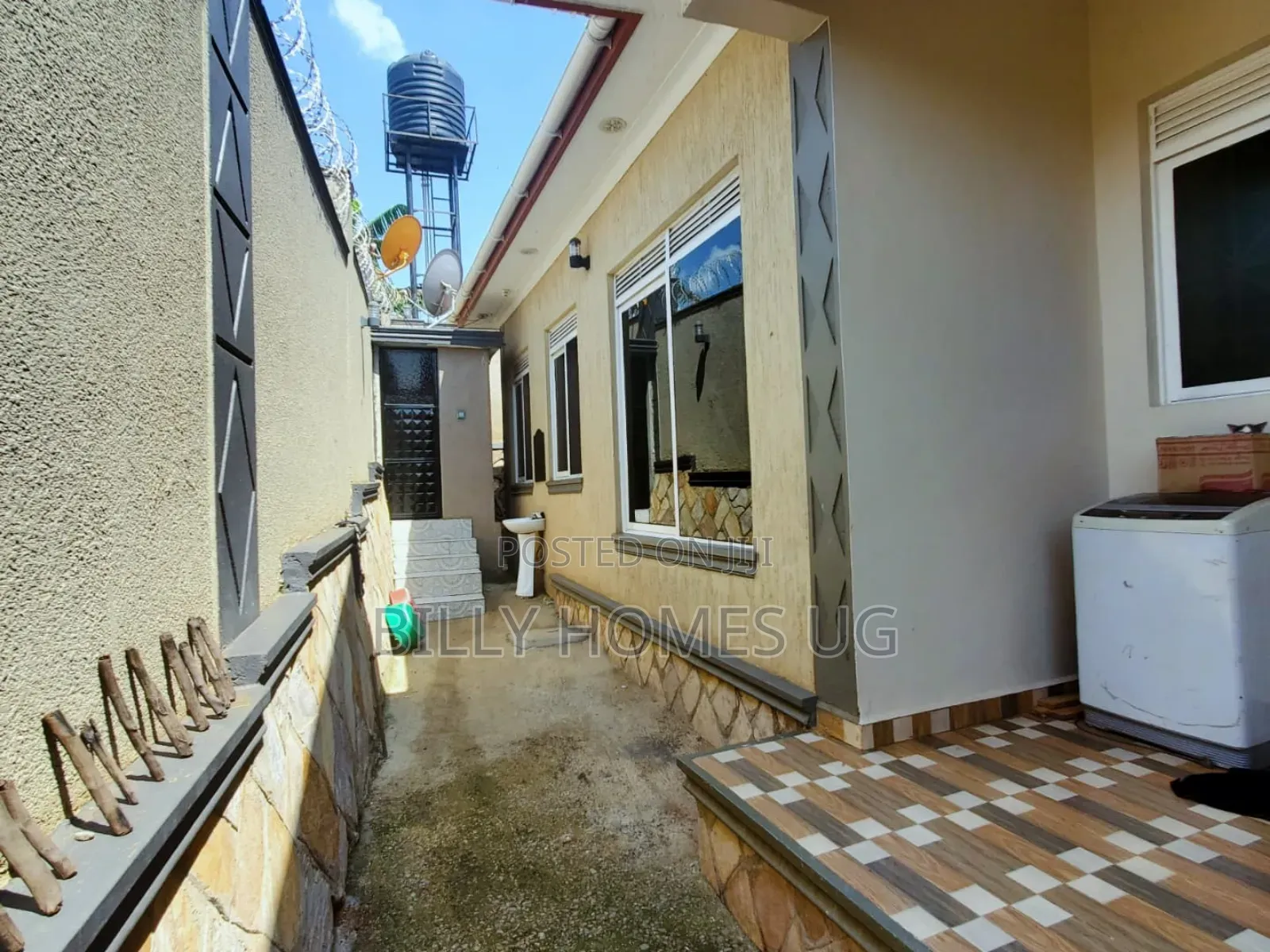 4bdrm Bungalow in Kira for sale