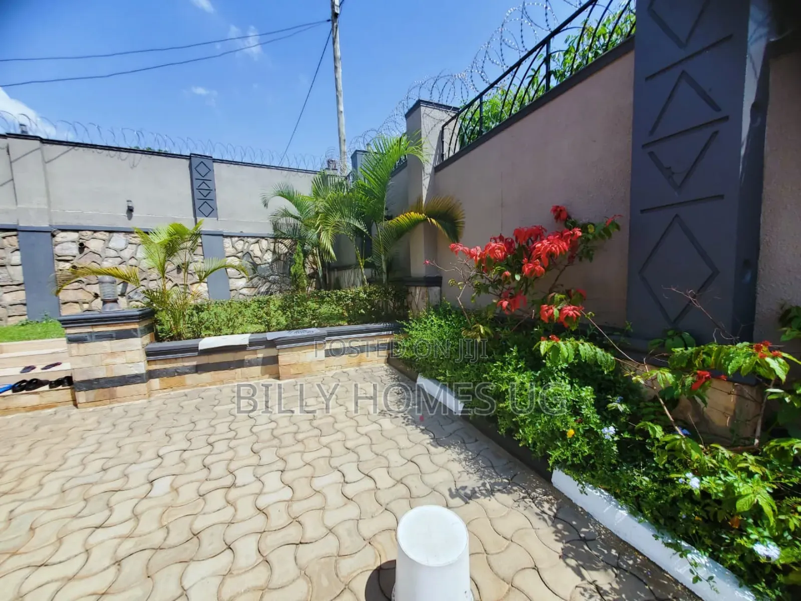 4bdrm Bungalow in Kira for sale