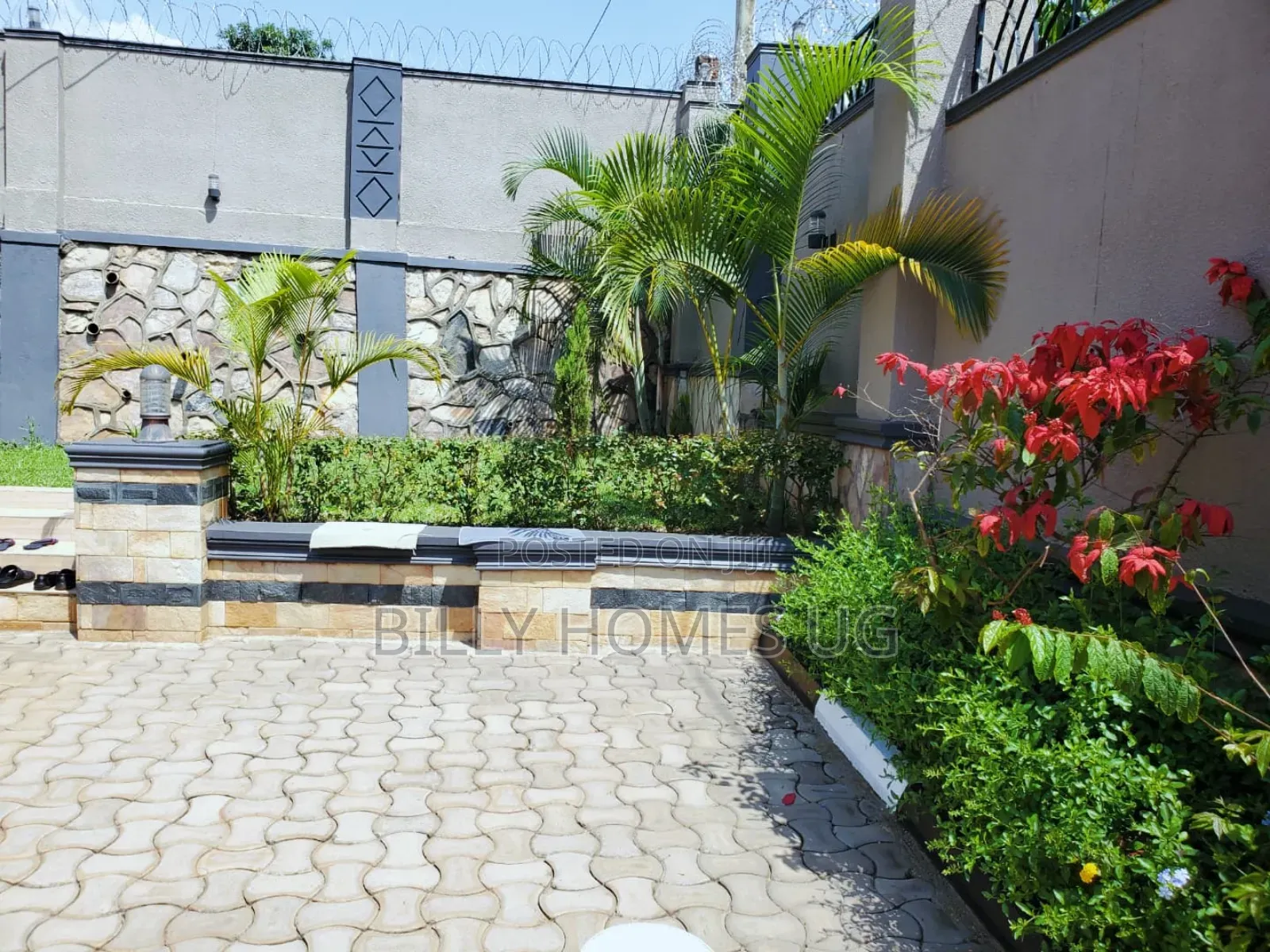 4bdrm Bungalow in Kira for sale