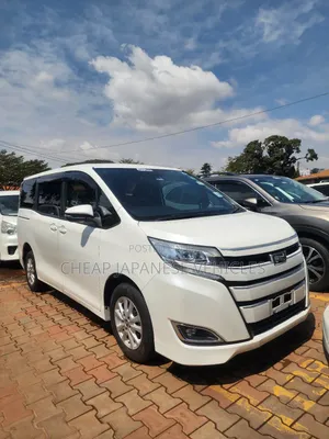 Toyota Noah 2.0 AWD (8 Seater) 2018 White