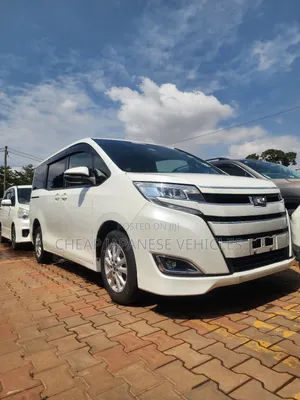 Toyota Noah 2.0 AWD (8 Seater) 2018 White