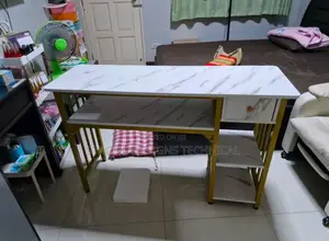 Manicure Table