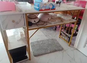 Manicure Table