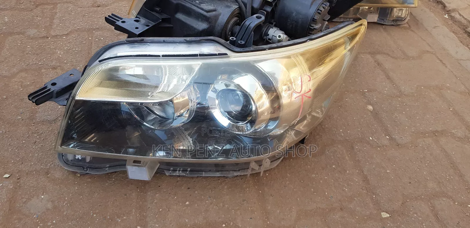 Headlamps for Toyota Rumion 2007