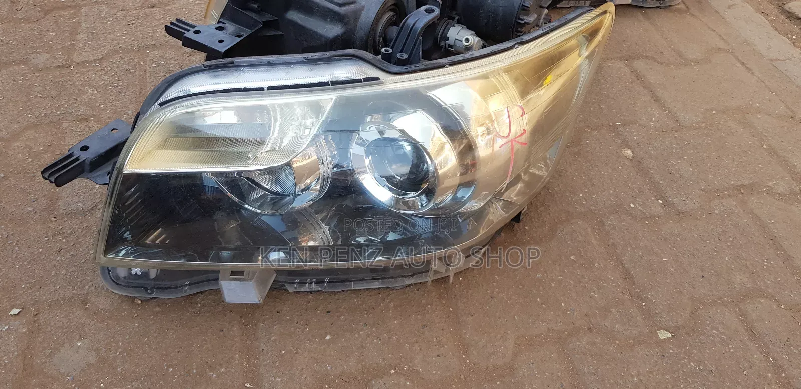 Headlamps for Toyota Rumion 2007